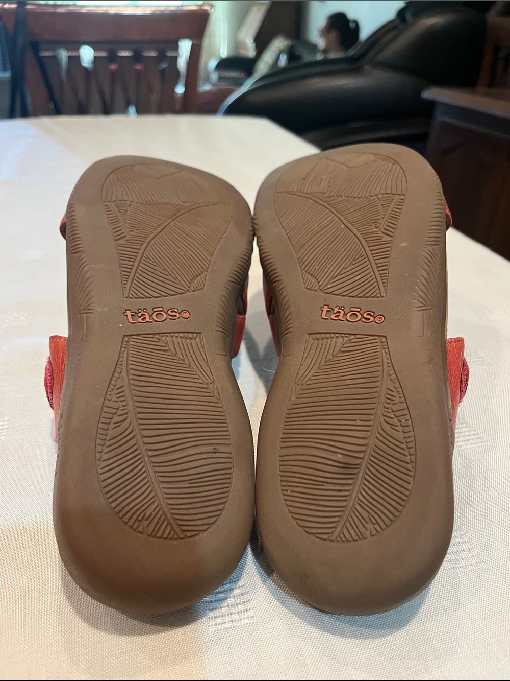Taos Footwear Double U Red Leather Slide Sandals size 10 women’s - Picture 7 of 8